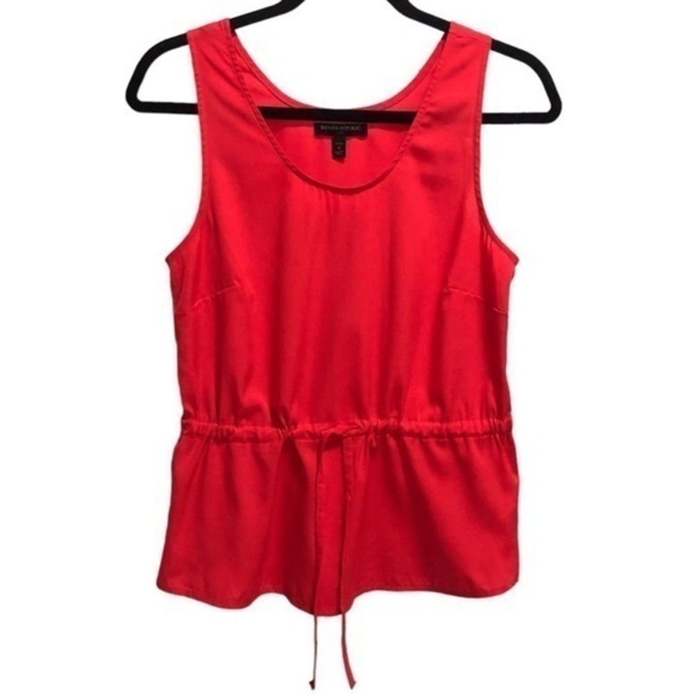 Tailored Fit Drawstring Waist Sleeveless Blouse